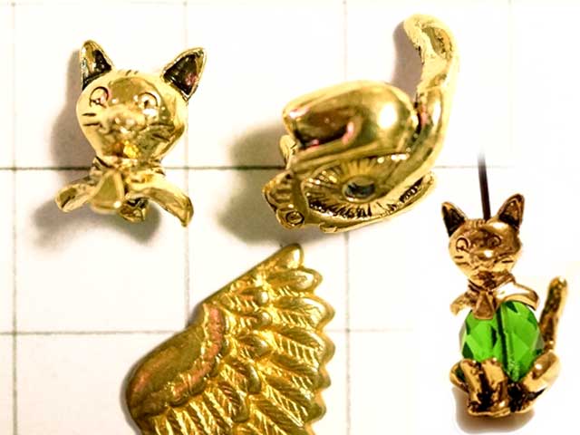 MF621SW　ビーズキャップ　ネコ　金古美