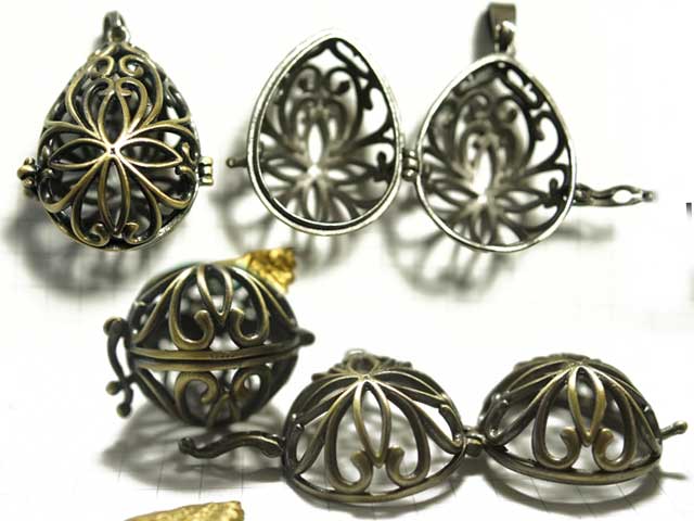 MF832FM　ビーズケージ　透かしドロップ　真鍮古美