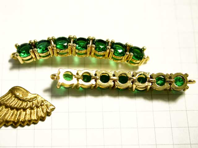 MF861FM　２カンコネクター　ＣＺチェーン　エメラルド　金