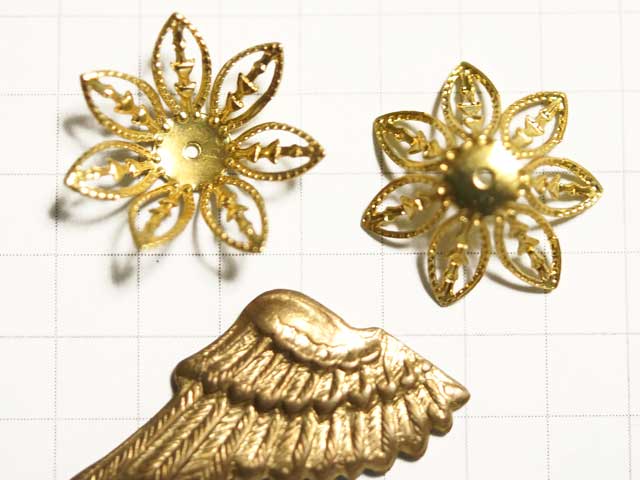 MF877FM ビーズキャップ 15mm7枚花 金 5個セット