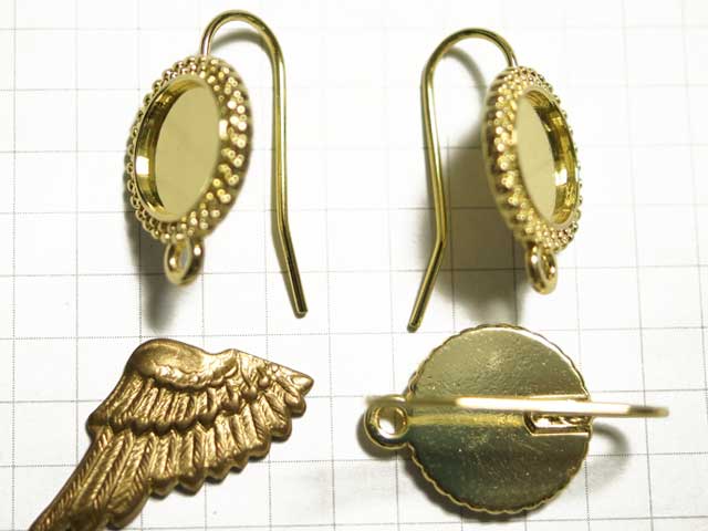 MF886FM　ピアス　１０ｍｍパッド飾り枠　１カン付　金