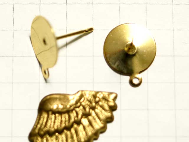 MF892FM　ピアス　ステンレススチール　１０ｍｍパッド　金