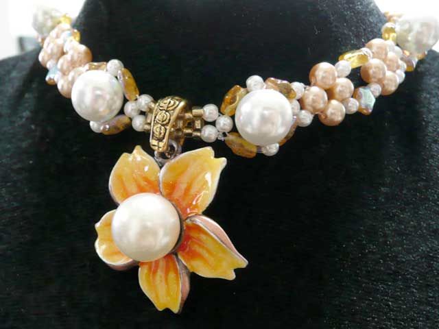 MU23NUS　エナメル＆パールチョーカー