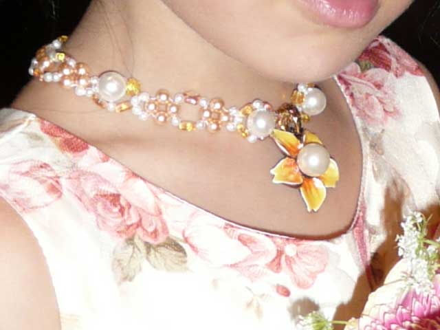 MU23NUS　エナメル＆パールチョーカー