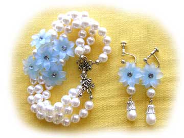 PNC01J　３連パールのパリュール