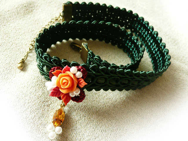 PN05CUS　樹脂花のチョーカー