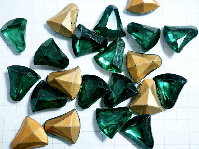 RB16EJJ　１４ｍｍ　ベル　エメラルド