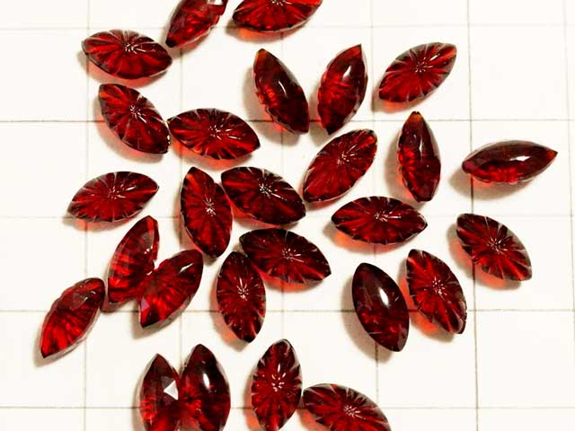 RN145JJ　１０×５　ナベット　カットルビー