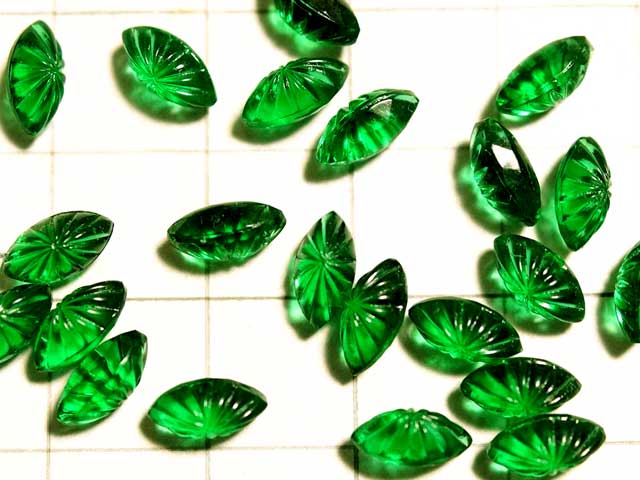 RN152JJ　８×４　ナベット　カットエメラルド