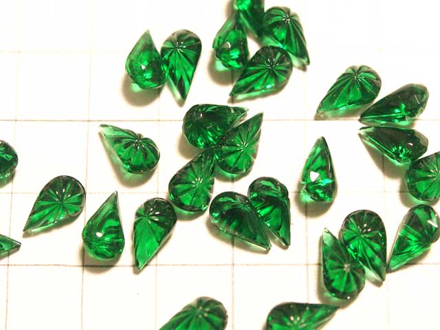 RT113JJ　１０×６　ティアドロップ　彫刻エメラルド