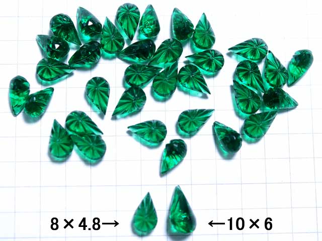 RT124JJ　８×４．８　ティアドロップ　彫刻エメラルド
