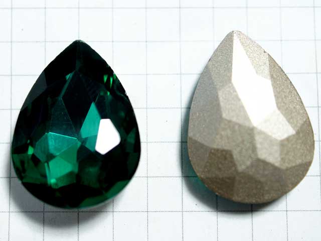 RT151JJ　２５×１８　ドロップ　エメラルド