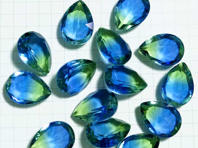 RT175JJ　１８×１３　ドロップ　サファイア＆グリーン