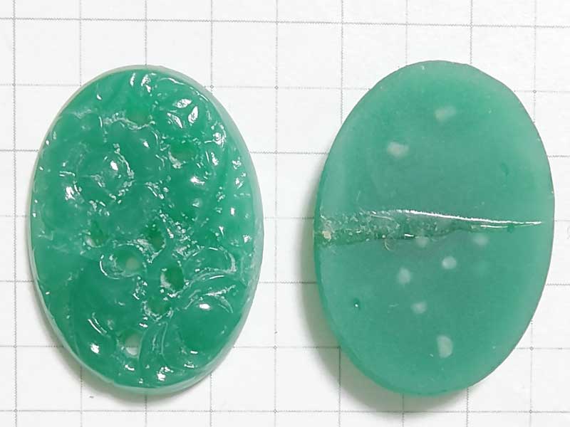 AS83CUS　アソート　彫刻グラスカボ　緑　２個セット