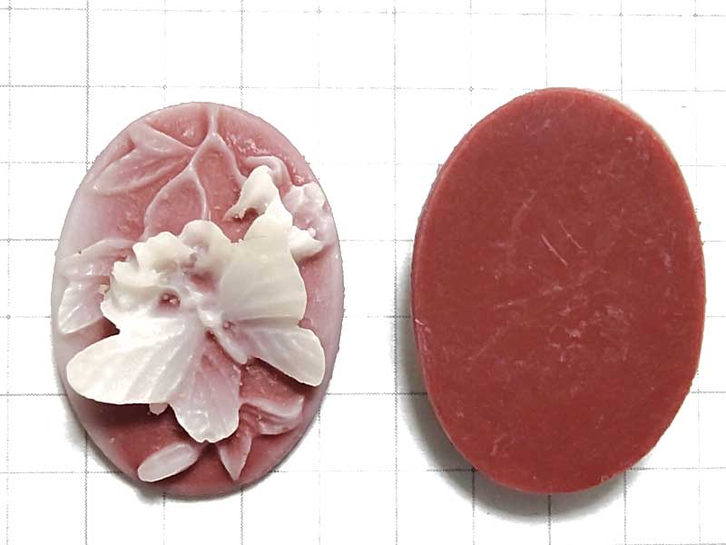 CO255JJ　２５×１８　アクリルカメオ　蝶　蘇芳