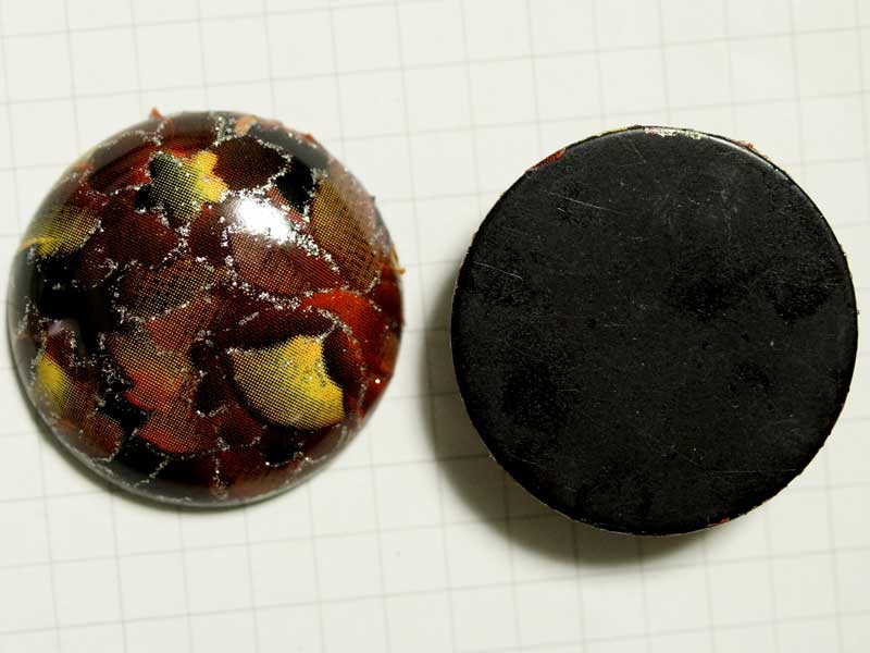 CS680JJ　３０ｍｍ　アクリルカボ　落ち葉模様