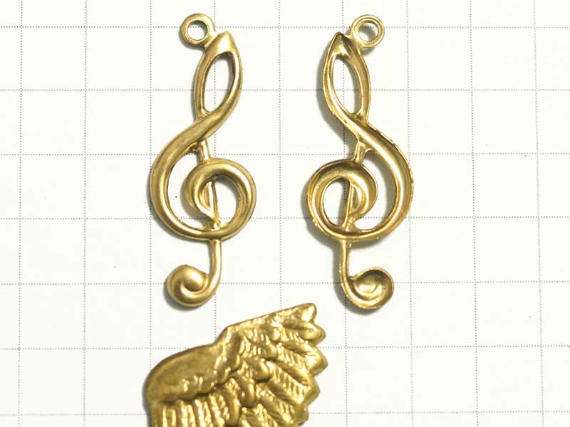 MH025FS　チャーム　ト音記号　真鍮