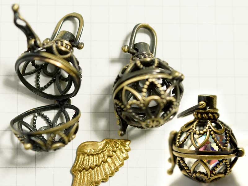 MH033FM ビーズケージ　透かしボール　真鍮古美