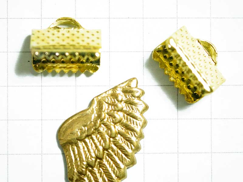 MH107fm　リボンエンド　１０ｍｍ　ドット　金