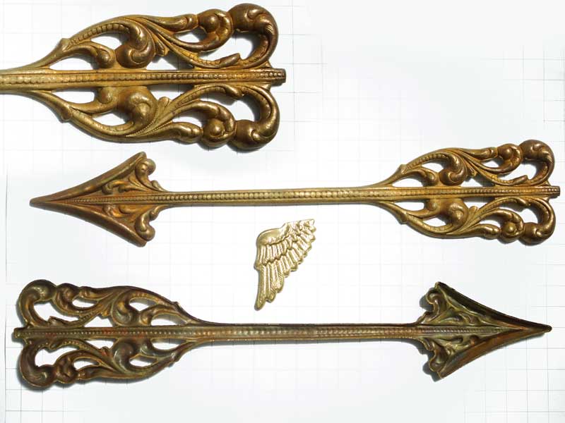 MH116JJ　スタンピング　大アロー　真鍮古美