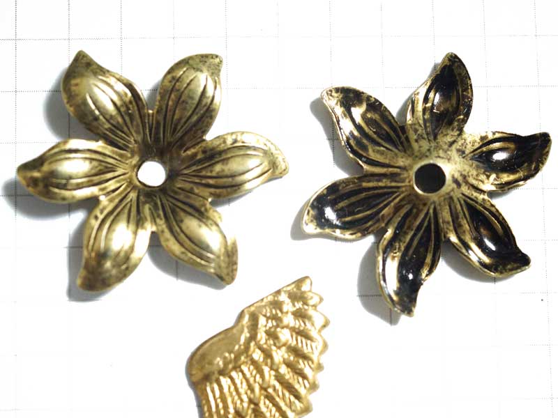 MH121JJ スタンピング　６花弁　金古美