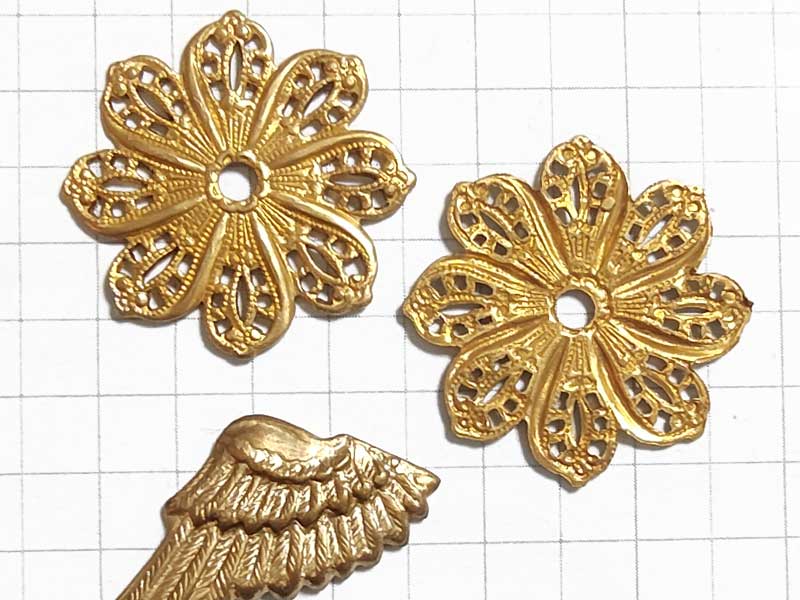 MH187JJ　スタンピング　透かし花　小　真鍮