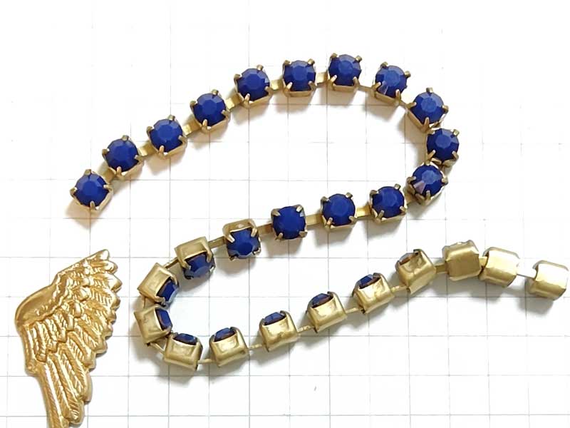 MH211JJ　ラインストーンチェーン　１７ＳＳ　オペークブルー　真鍮