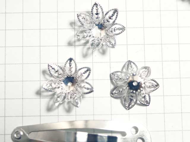 MS437FM　ビーズキャップ　１５ｍｍ７枚花　銀（淡桃）　５個セット