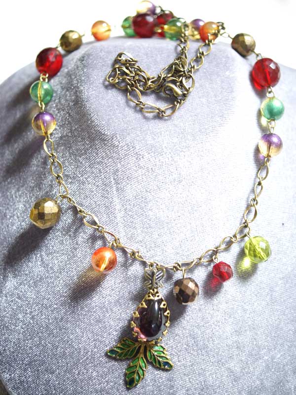 MU35NUS　エナメル葉と果実のネックレス