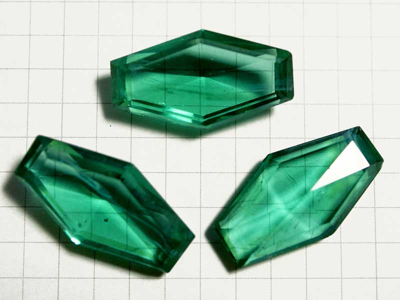 RF16EJJ　２５×１４　ダイヤモンドシェイプ　エメラルド縞
