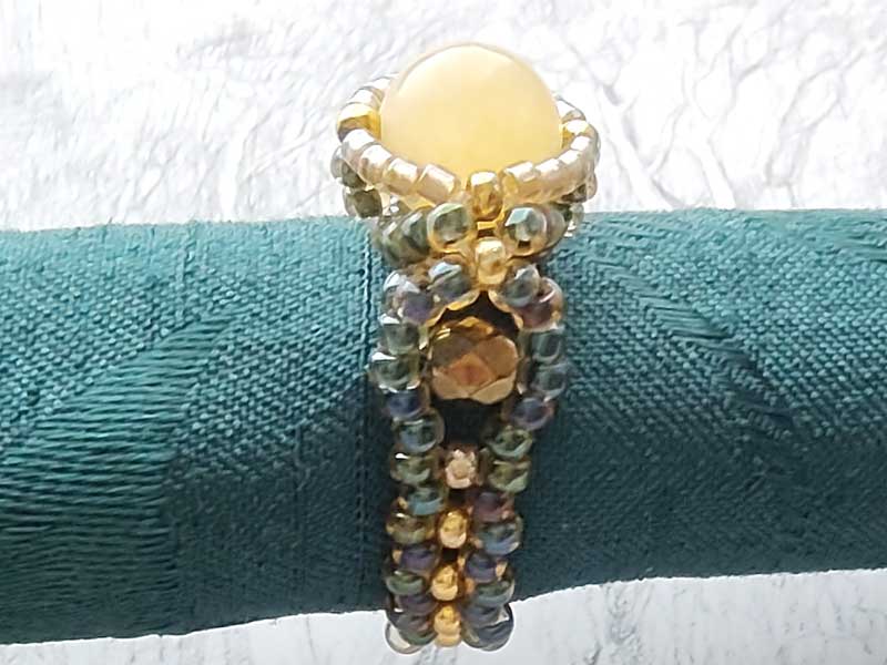 URA009Y　ビーズリング　アラゴナイト